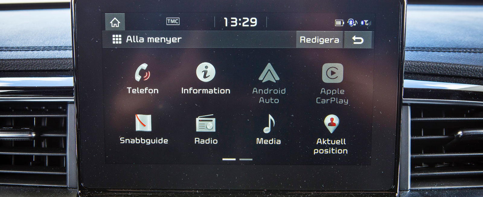 Även Kias infotainment-anläggning är lätt att komma överens med. Men en nackdel är att bara en bluetooth-enhet i taget kan vara ansluten.
