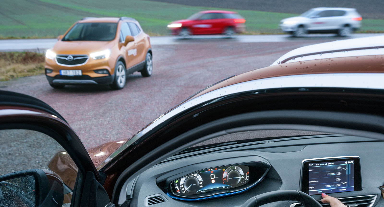 Test: Audi Q2, Kia Niro, Opel Mokka, Peugeot 3008, Seat Ateca (2017)