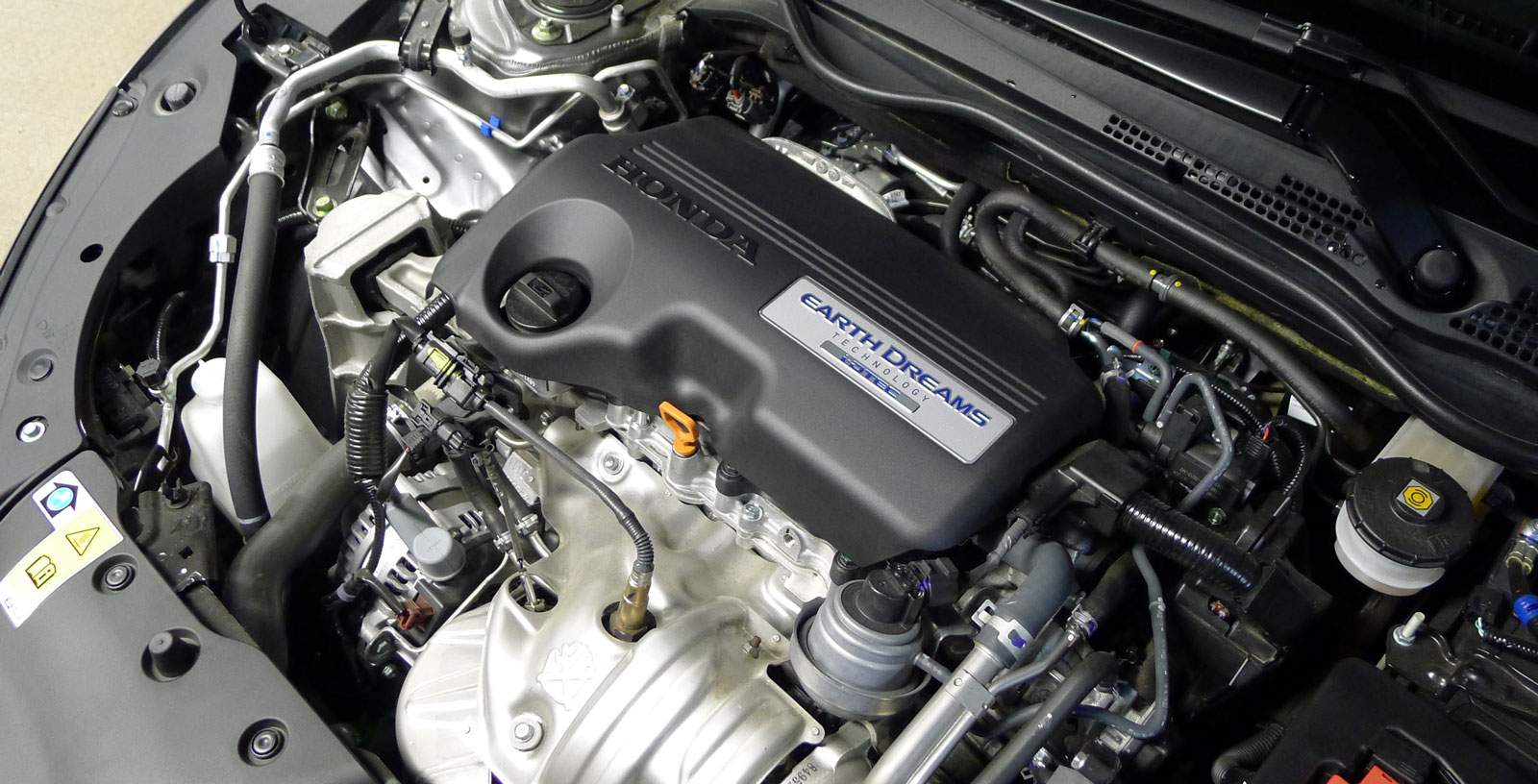 Hondas nya DTEC-maskin dröjde ett år efter debuten för senaste generationens Civic, men var värd väntan. En riktig delikatessdiesel med suveränt mjuk gång, ordentligt vridmoment och piggt temperament.