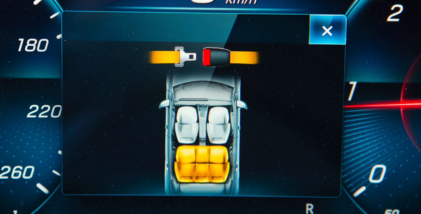 I mercedes flotta grafik är det enkelt att snabbt se bältesläget.
