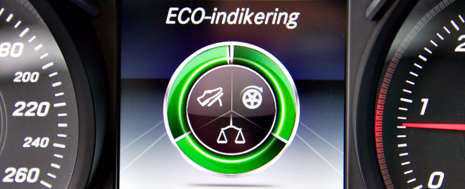 I körprogram "Eco" kan man samla bonuskilometer genom att köra snyggt. "Frihjul" som i Audi och Volvo finns dock inte.