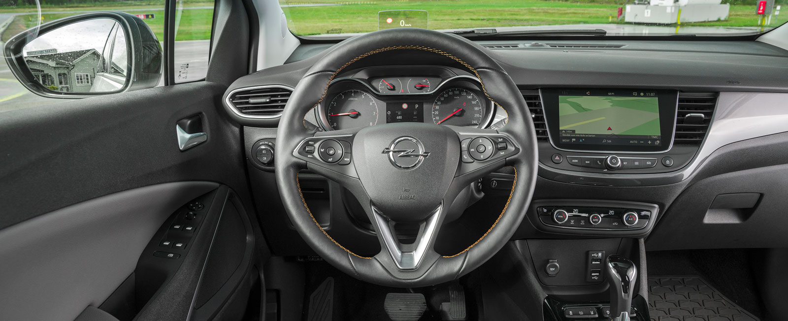 Testets bästa förarmiljö. Det mesta är redigt, lättanvänt och Opel har inte fallit för frestelsen att ”gömma” vitala funktioner i infotainmentsystemet.