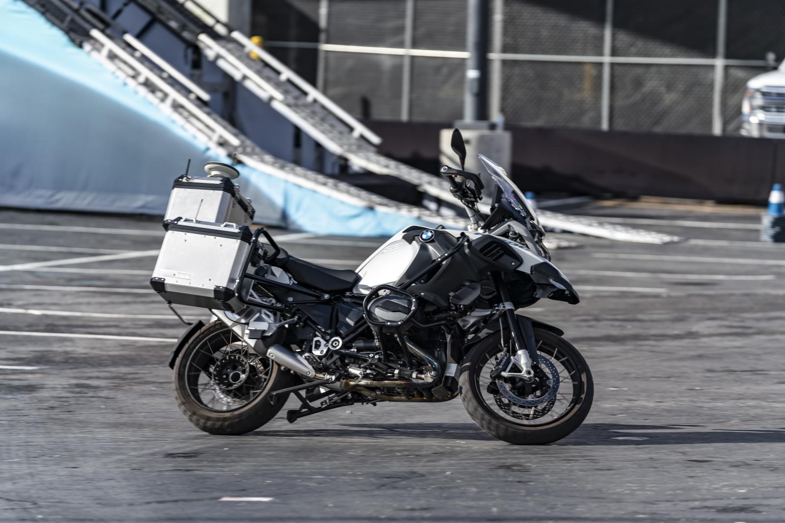 BMW:s självkörande motorcykel