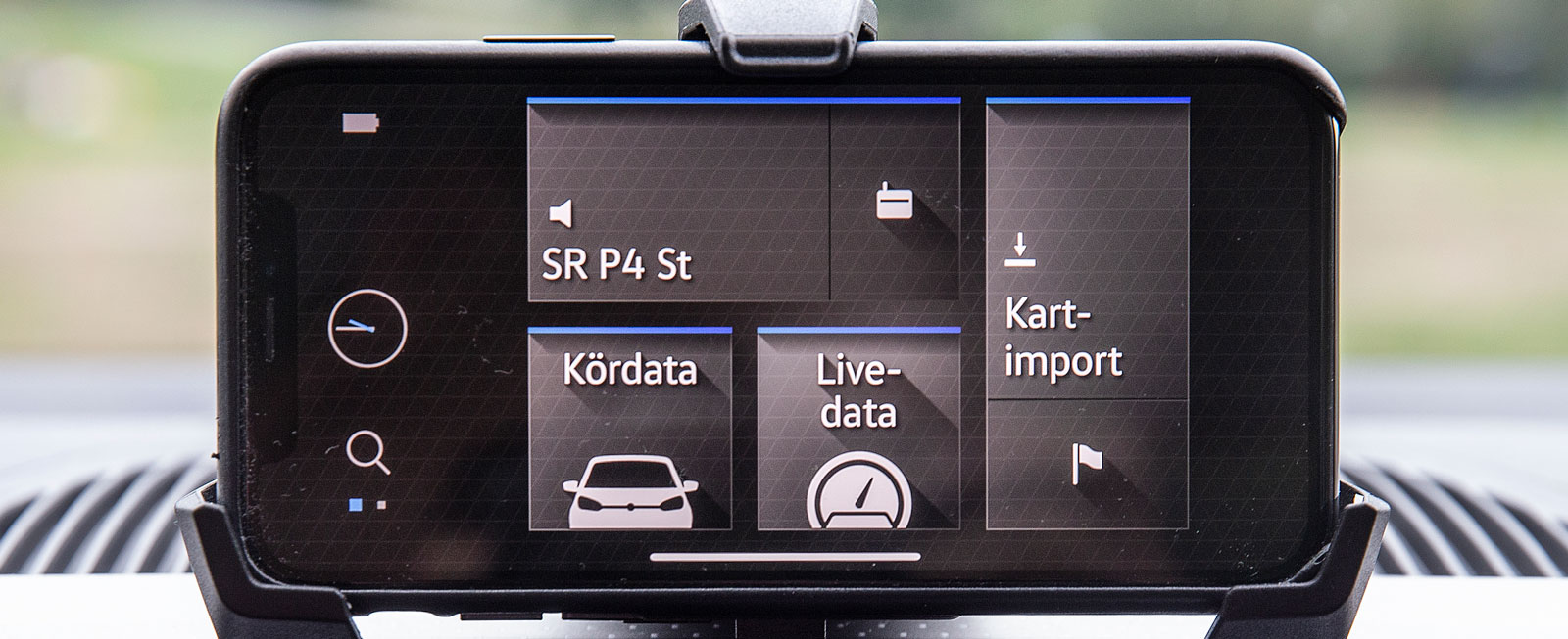 I VW Up får den egna telefonen fungera som me-dieskärm. Tillsammans med VW:s gratisapp Maps & More fungerar systemet lika bra som en fast monterad skärm.