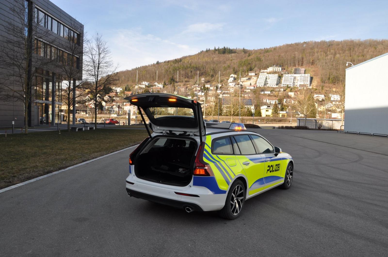 Volvo V60 som polisbil