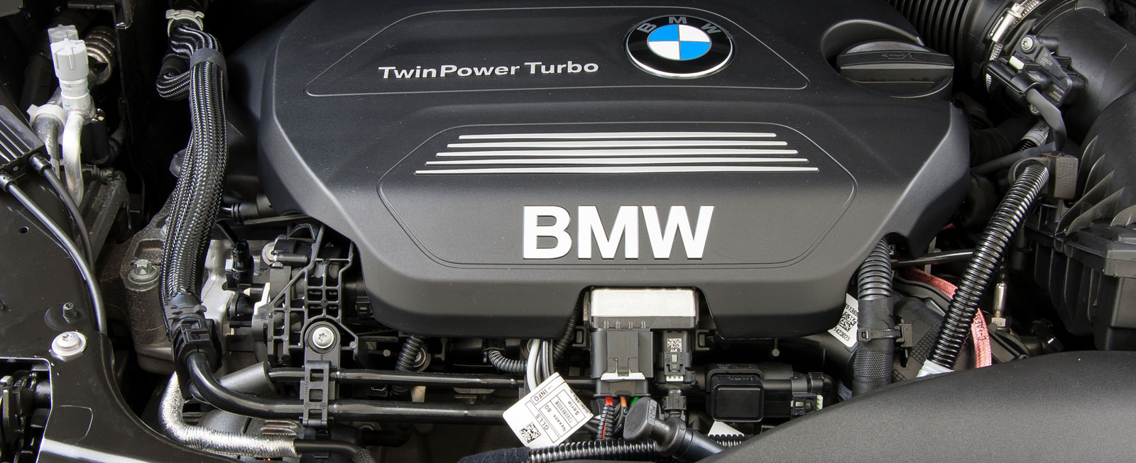 BMW:s 150-hästarsdiesel har lite rå karaktär på tomgång men är en mycket kultiverad motor under körning. Bra respons, låg förbrukning, utmärkt samarbete med automatlådan.