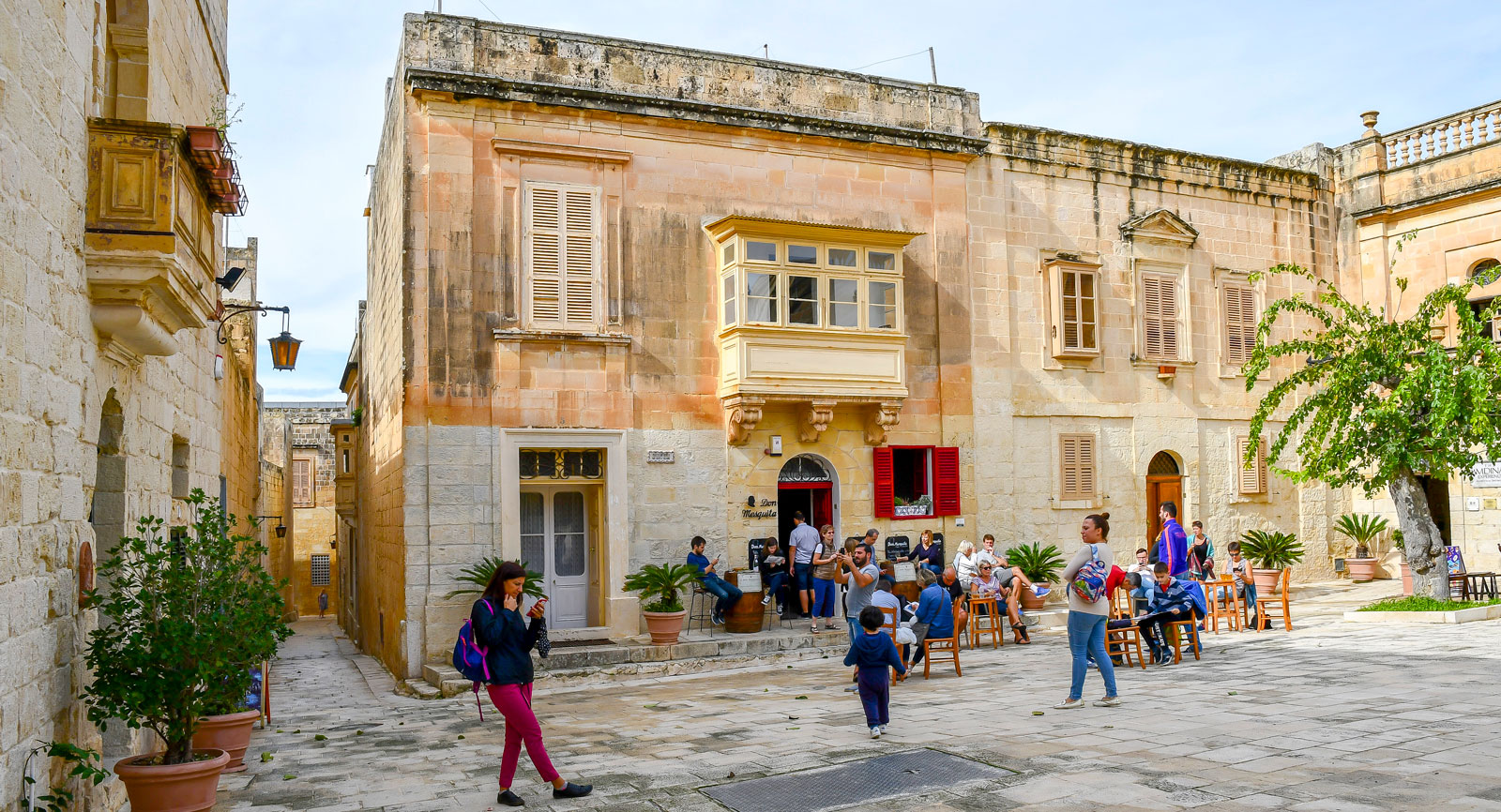Den välbevarade medeltida staden Mdina är ett välbesökt turistmål.