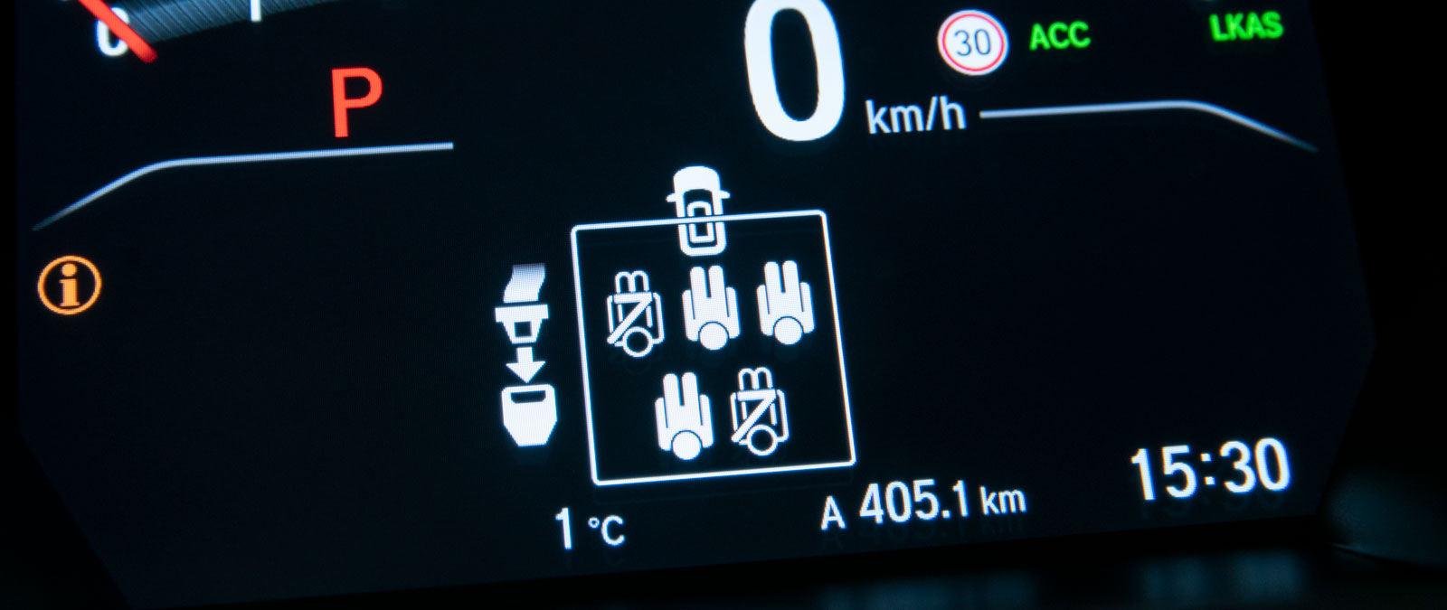 I Honda har alla säten bältespåminnare. Vänster bak är bältad.