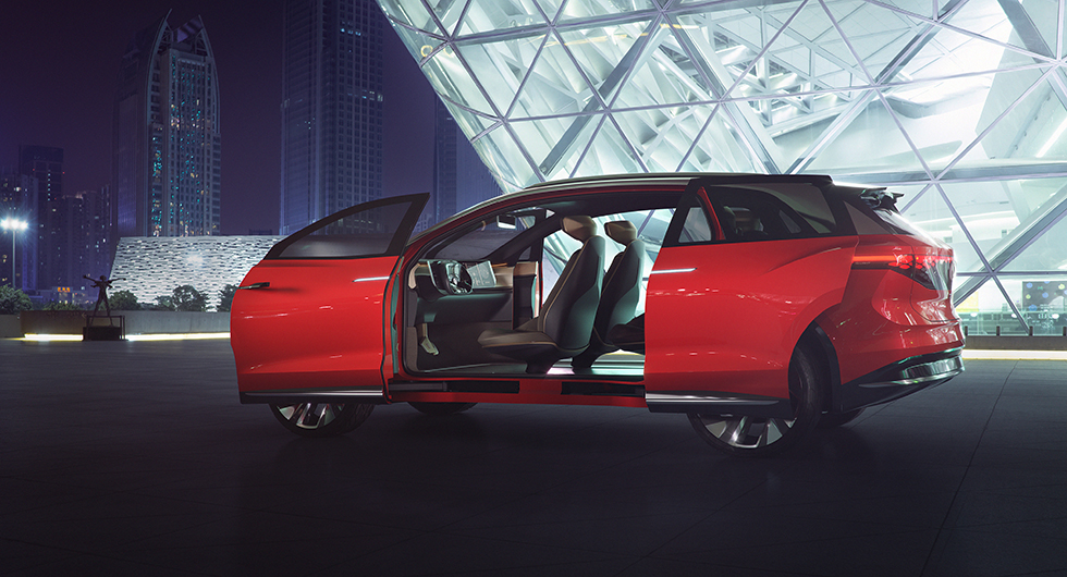 Volkswagen Roomzz utmanar Tesla Model X
