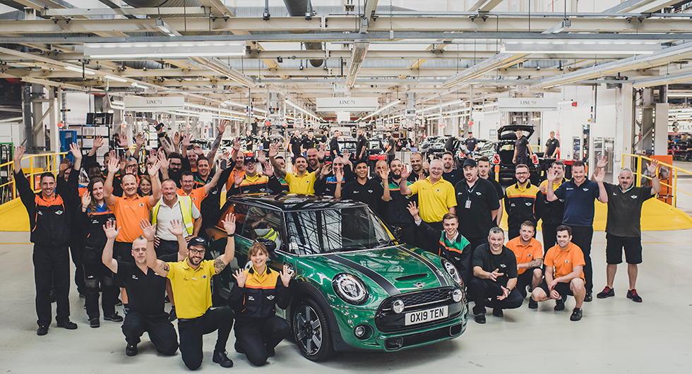 Mini firar dubbelt – 60 år och 10 miljoner bilar