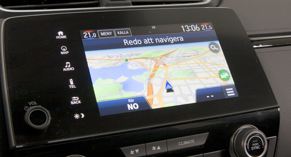 Själva skärmen är stor men visningen testets minsta. Uppläggningen är minst sagt rörig och grafiken känns gammaldags, funktionerna är ändå okej.