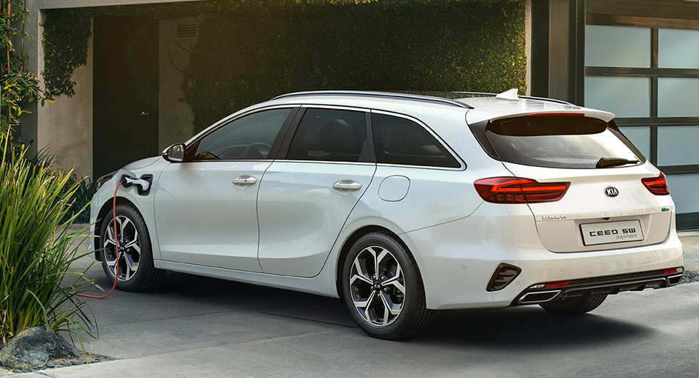 Kia gör Ceed SW och XCeed till laddhybrider