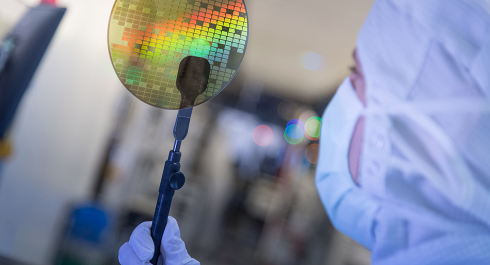 Mikrochip förlänger räckvidden i elbilar