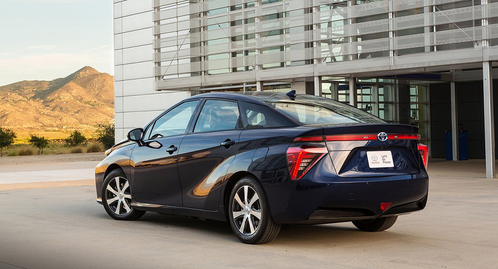 Gamla Toyota Mirai.