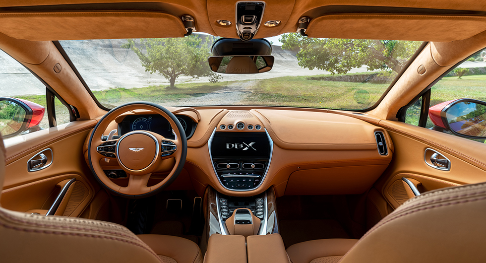 Aston Martin kliver upp i suv-världen med DBX