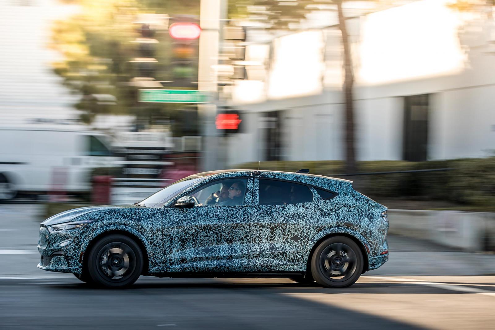Eldriven Mustang-SUV med lång räckvidd