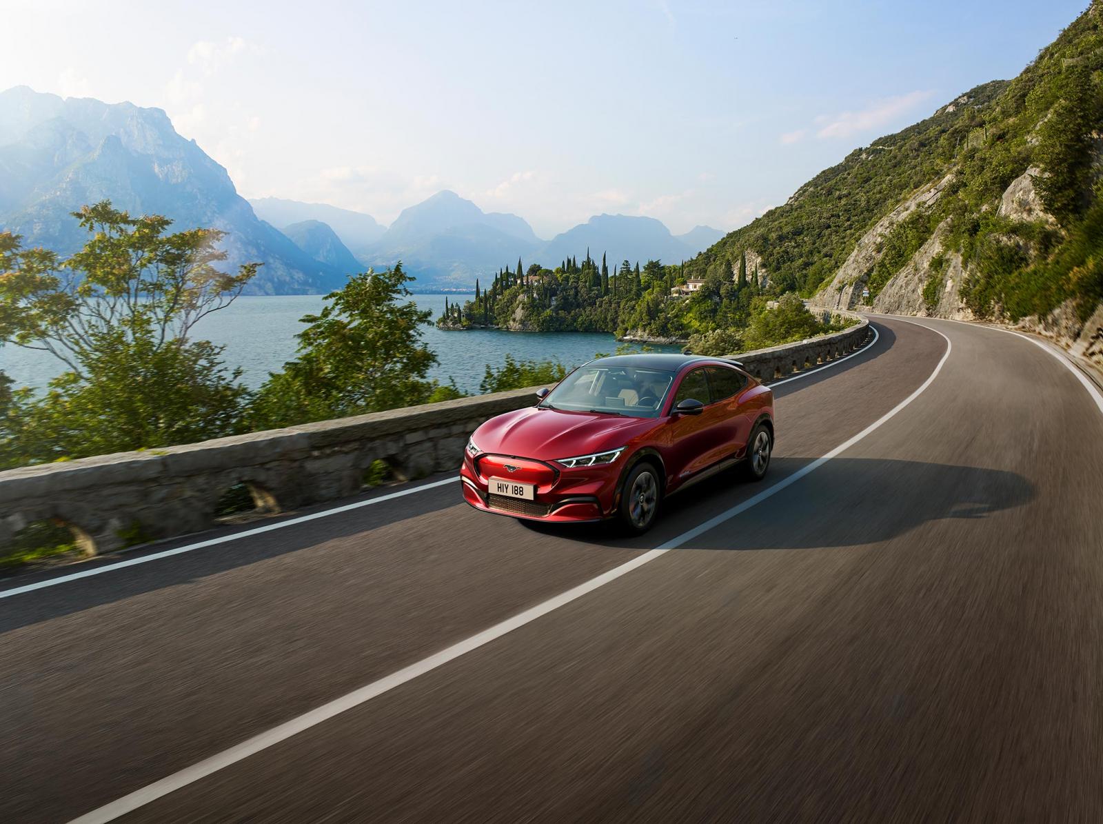 Eldriven Mustang-SUV med lång räckvidd