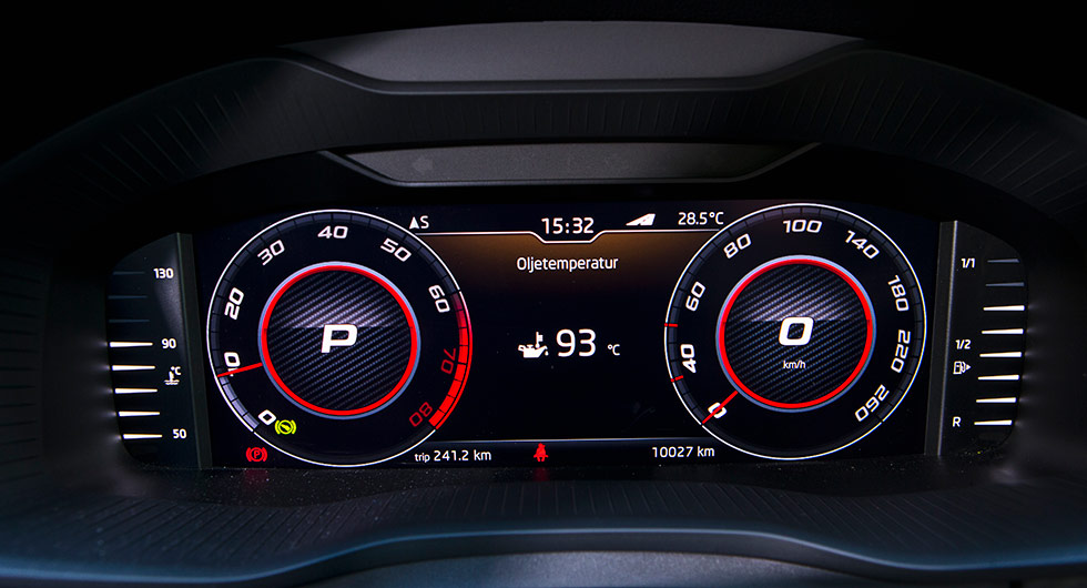 Samma typ av digitala display som i Seat. Trots en uppsjö av inställningsmöjligheter går det inte att ändra instrumenteringens färgsättning.