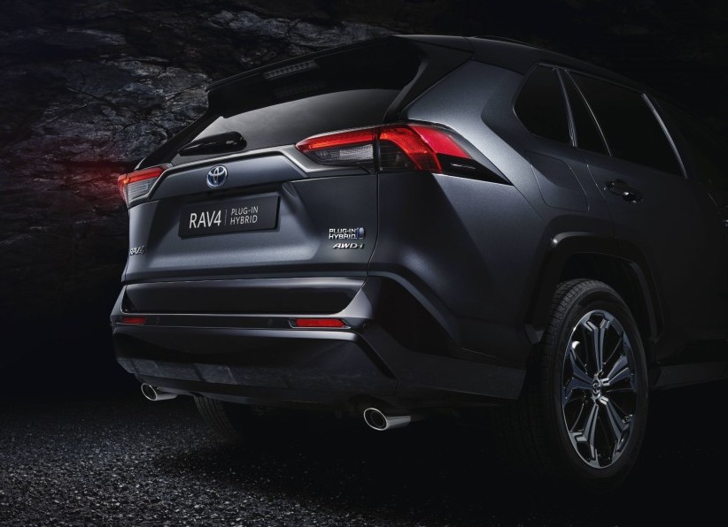 Toyota RAV4 Plug-in Hybrid – svenska priser klara för laddhybridsuven