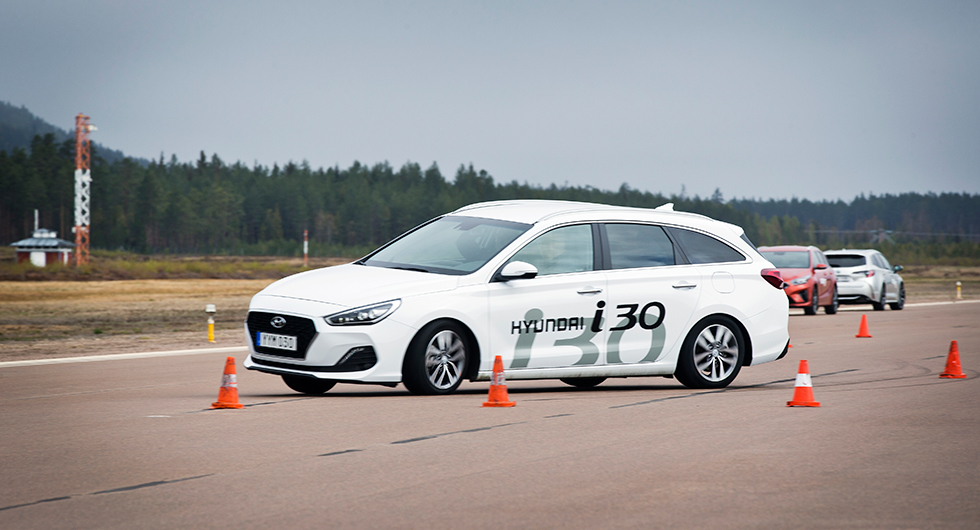 Test: Toyota Corolla, Kia Ceed, Hyundai i30 (2019)