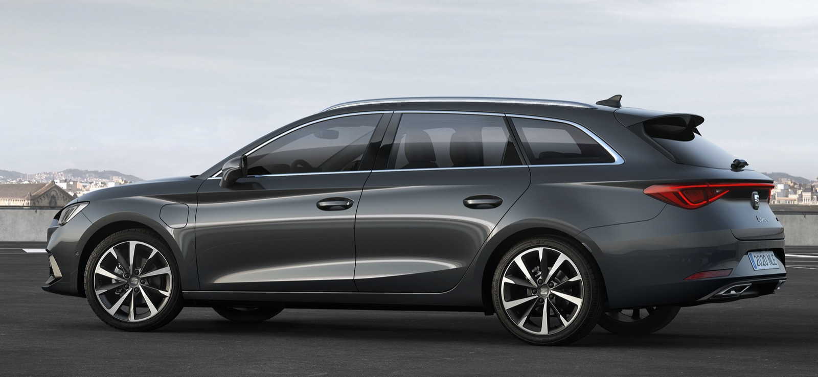 Officiell: Här är nya Seat Leon – nu även som laddhybridkombi