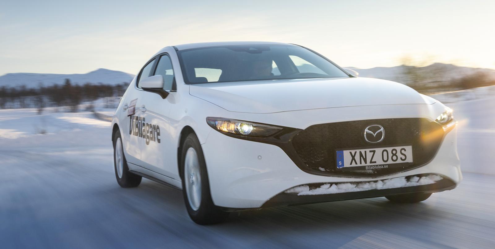 Vintertest: BMW 3-serie, Mazda 3, Renault Clio, Tesla Model 3 och Toyota Corolla (2020)