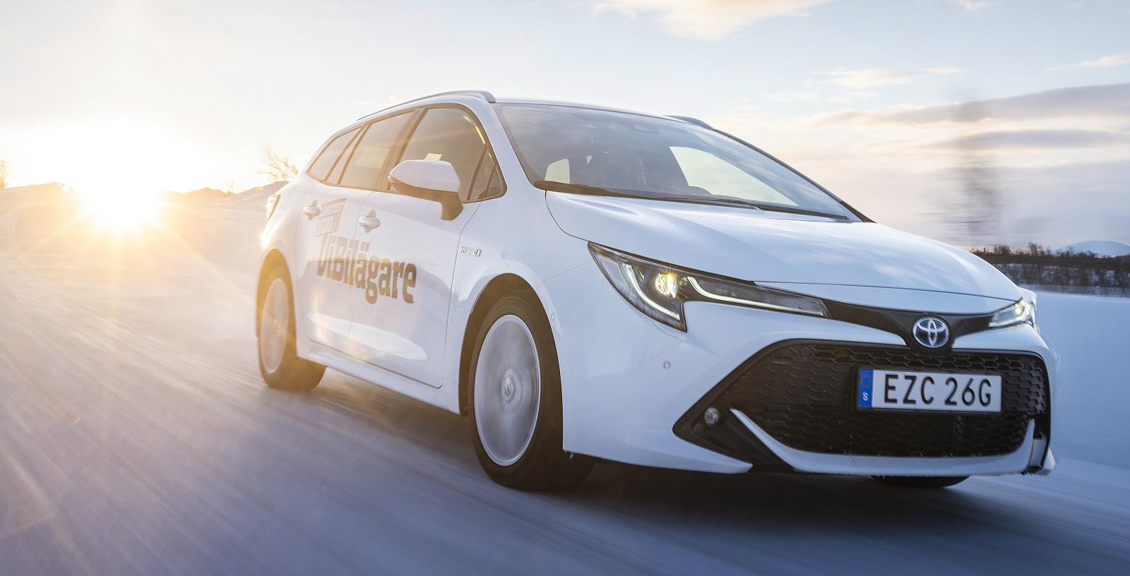 Vintertest: BMW 3-serie, Mazda 3, Renault Clio, Tesla Model 3 och Toyota Corolla (2020)