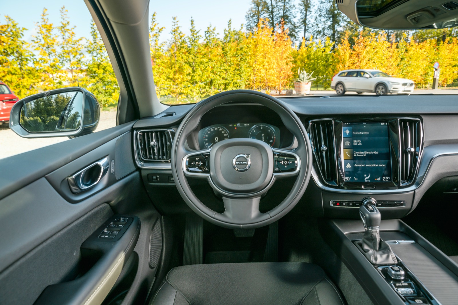 Volvo: Lågt insteg men väl på plats sitter man bäst i V60. Bekant vy för moderna Volvo-ägare, inget unikt för V60 att vila ögonen på.