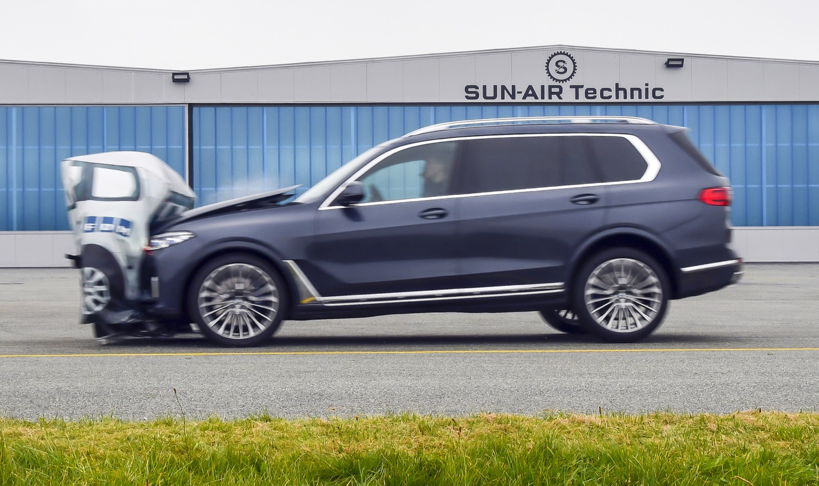 BMW X7 klarade att bromsa från 80 km/h, men inte från 85.