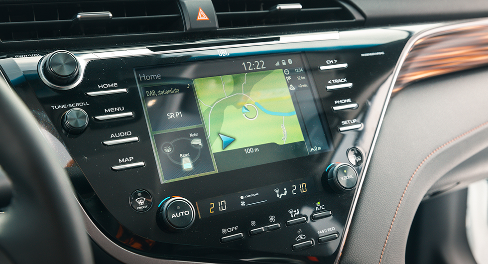 Toyota: Ordningen på hur information ska presenteras på skärmen kan anpassas efter förarens tycke och smak, trots det upplever vi mediaenheten som svåröverblickbar.