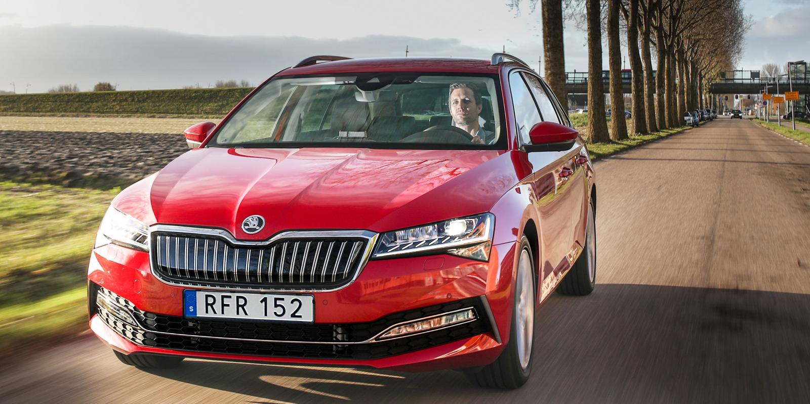 Skoda håller värdet bra i vår genomgång och det gör även laddhybrider. Det bådar gott för kommande laddhybridmodellen Skoda Superb iV.