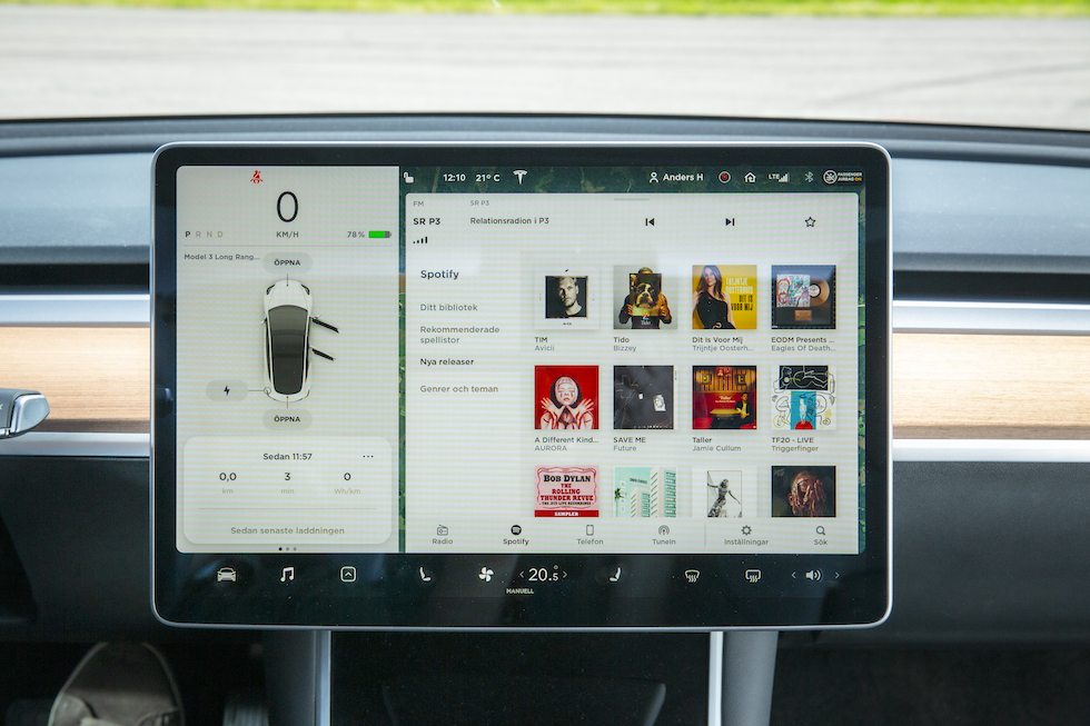 Mediaskärmen i Tesla Model 3.