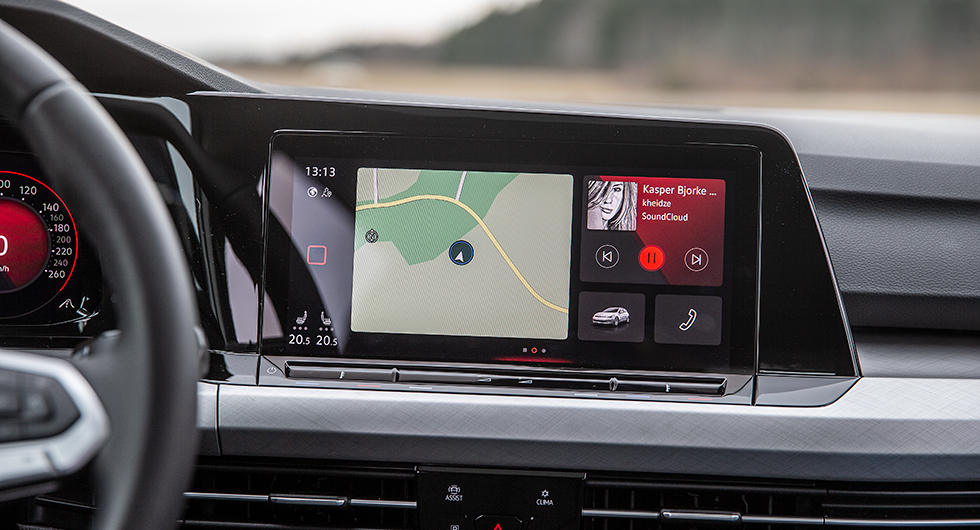 Volkswagen: Grafiken i det nya menysystemet har rensats upp och har god översikt med tydliga ”knappar”. Lättast att använda.