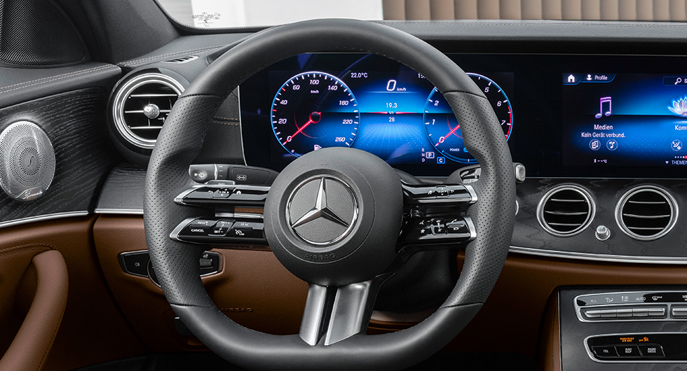 Beröringskänslig ratt med svep i Mercedes E-klass