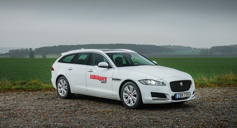 Jaguar har använt mycket aluminium i flera nya modeller och det ger bra rostskydd. Jaguar är vana vid aluminium och har god ordning på hur man bygger för att hålla risken för oxidation låg. Skarvar är vältätade, liksom dörrar och motorhuv.
