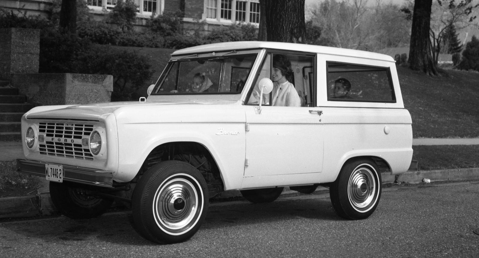 Ford Bronco gör comeback – tre nya modeller smygvisade