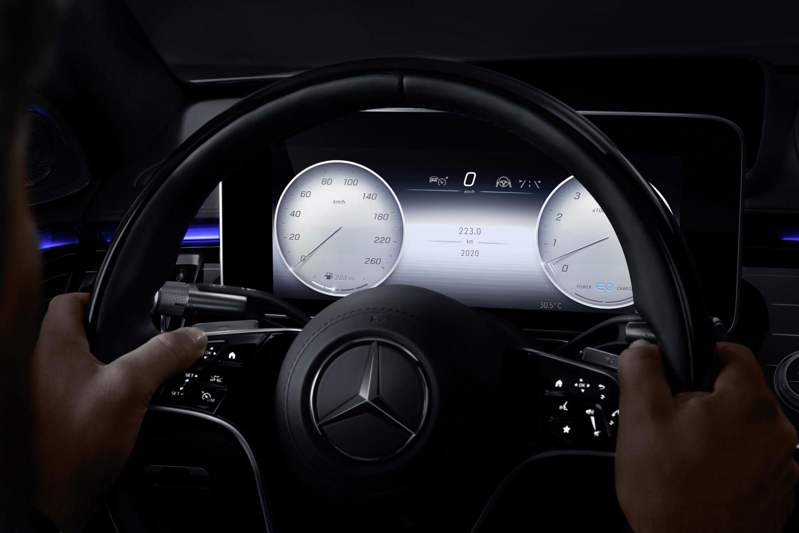 Djupdykning: Mercedes S-klass först ut med nya infotainmentsystemet