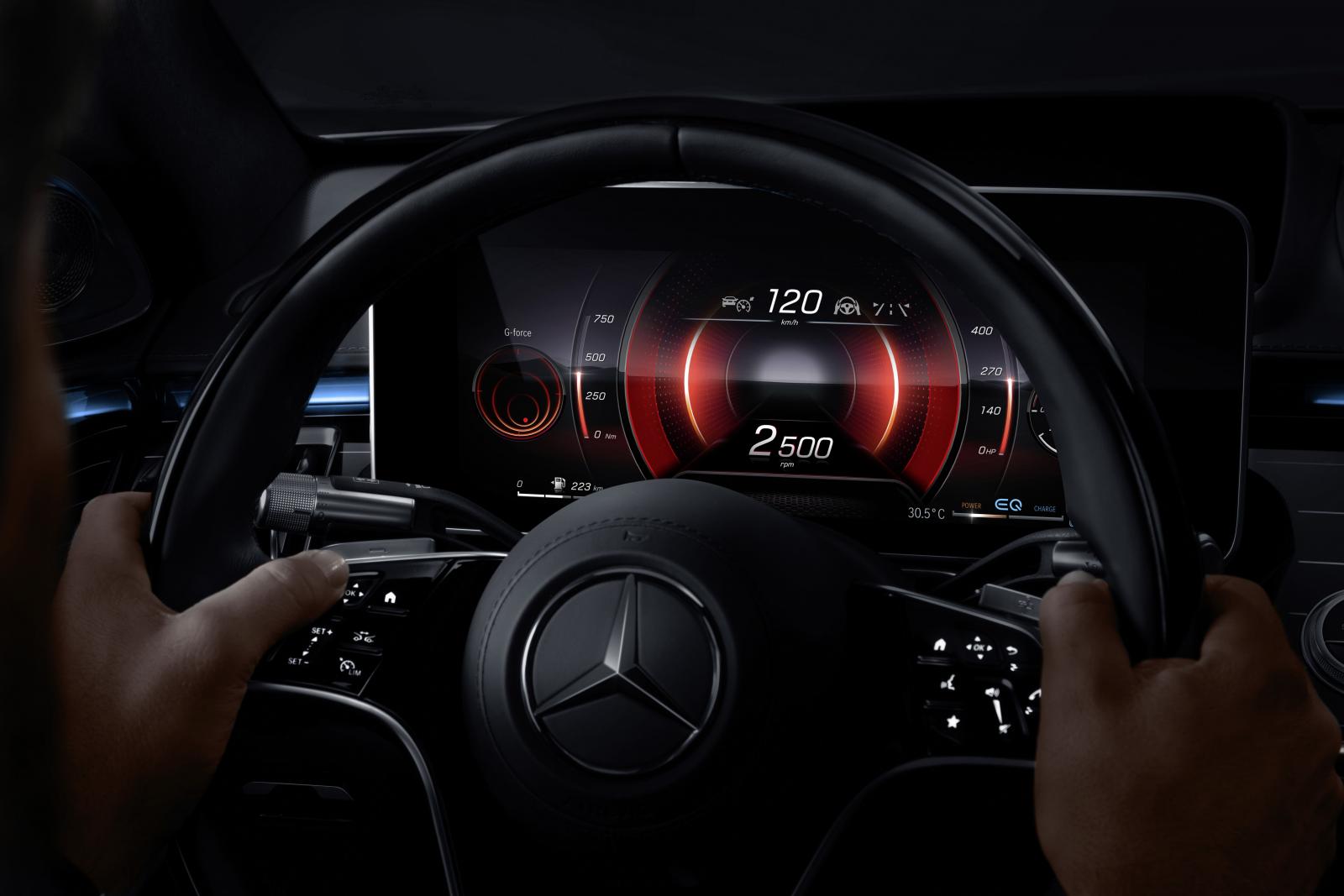 Djupdykning: Mercedes S-klass först ut med nya infotainmentsystemet