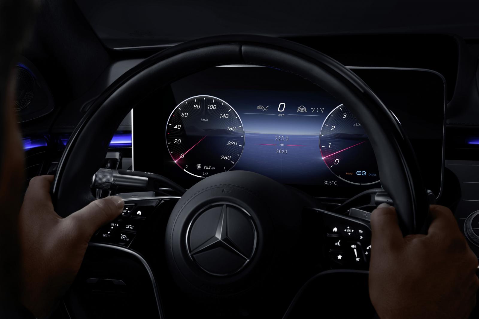 Djupdykning: Mercedes S-klass först ut med nya infotainmentsystemet