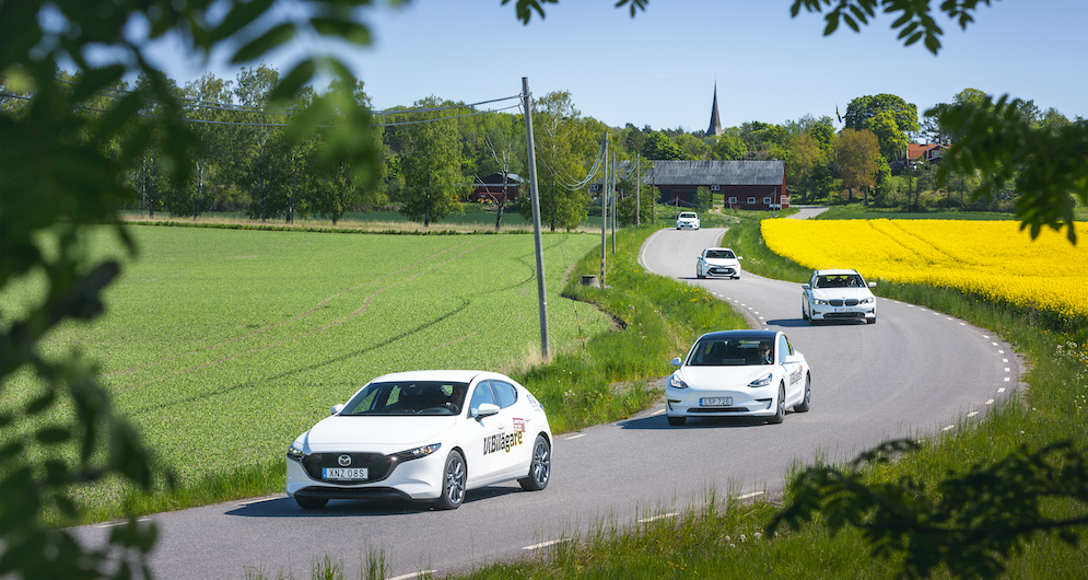 Känslan av svensk sommar på riktigt infann sig längs den vindlande vägen ut till vackra Arnö söder om Enköping.