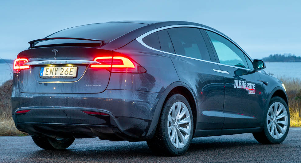 Tesla Model X drar tolv procent mer än Model S vilket innebär att räckvidden blir lika mycket kortare.