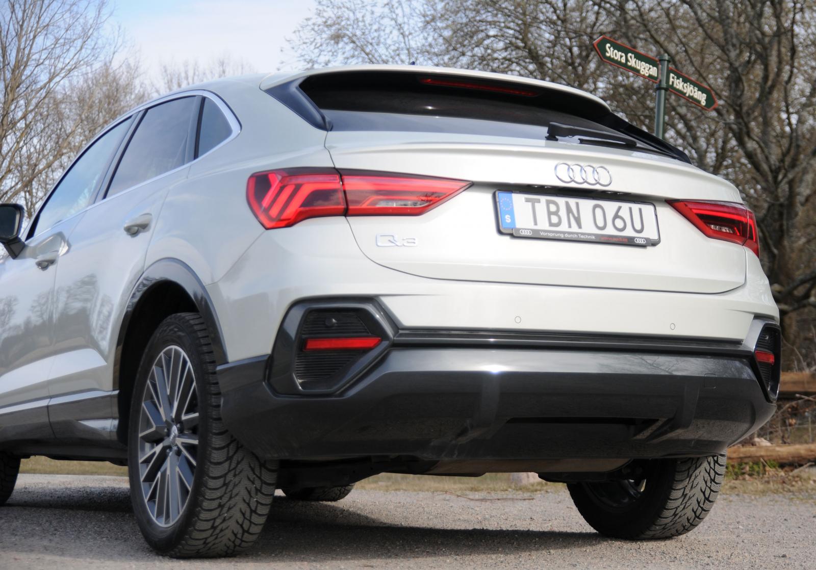 Q3 Sportback tappar 125 liter mot en standard Q3 i maximal lastvolym.