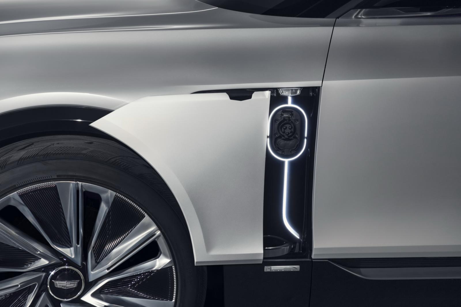 Officiell: Cadillac Lyriq är en ny elsuv med jätteskärm och smart ljudisolering