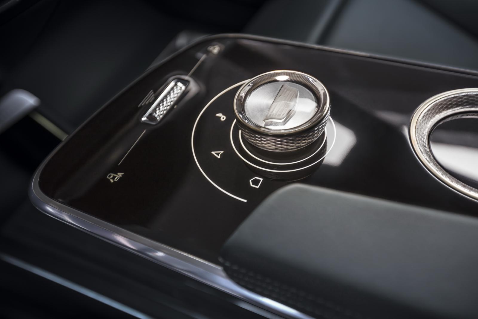 Officiell: Cadillac Lyriq är en ny elsuv med jätteskärm och smart ljudisolering
