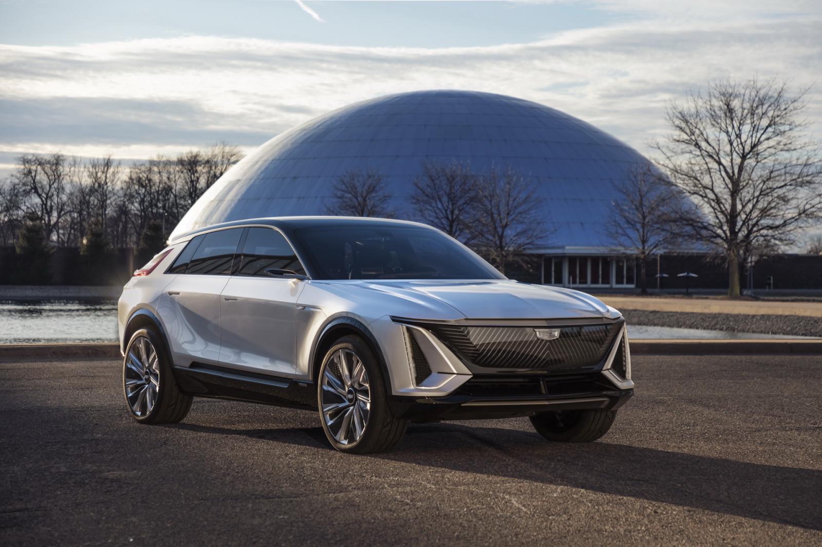 Officiell: Cadillac Lyriq är en ny elsuv med jätteskärm och smart ljudisolering