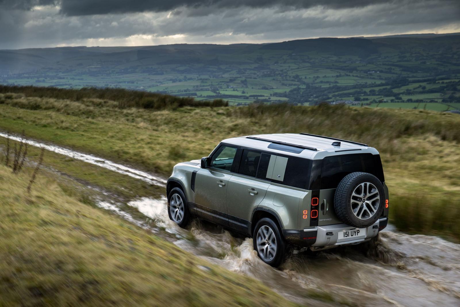 Land Rover Defender nu som laddhybrid – och ny dieselsexa