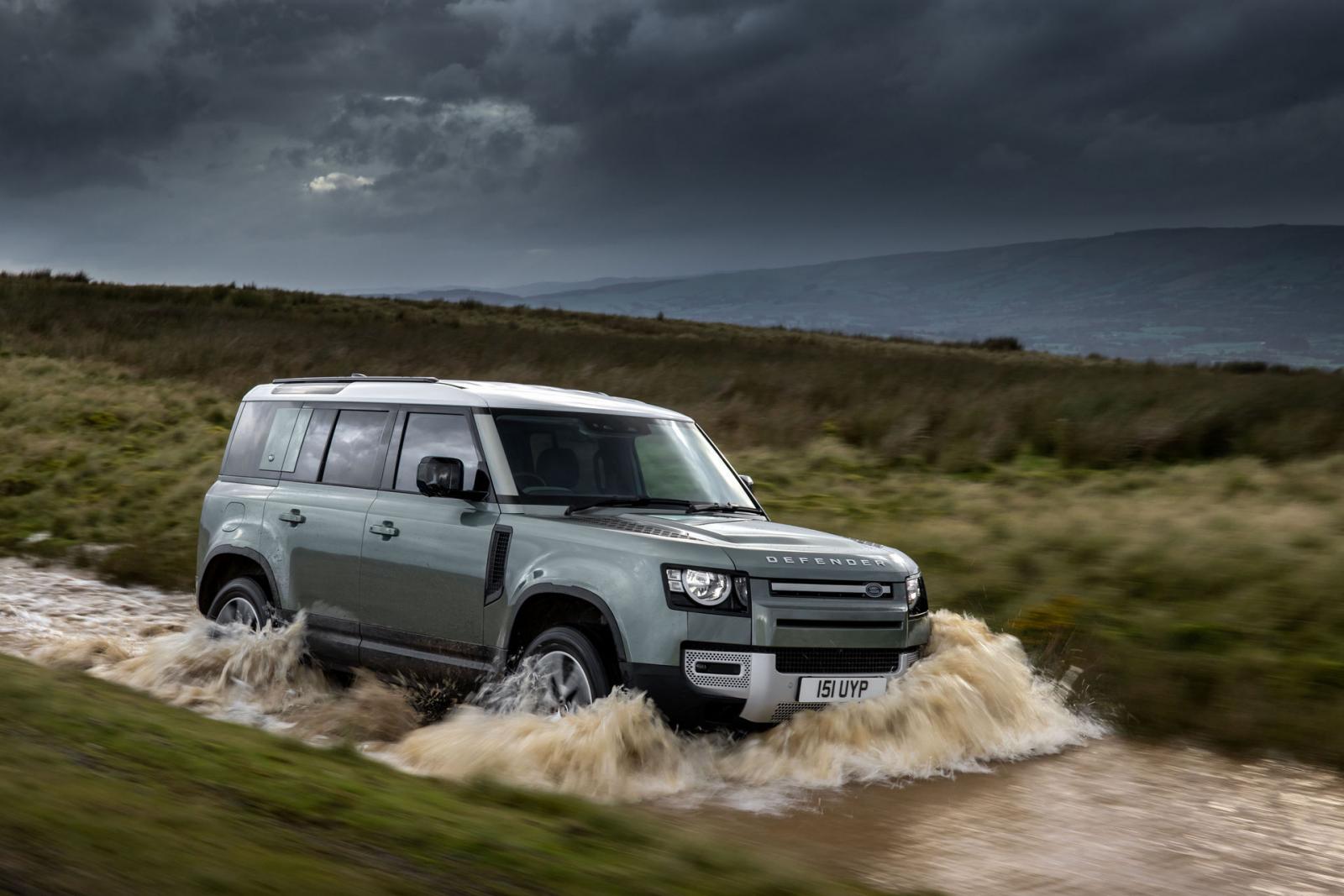 Land Rover Defender nu som laddhybrid – och ny dieselsexa