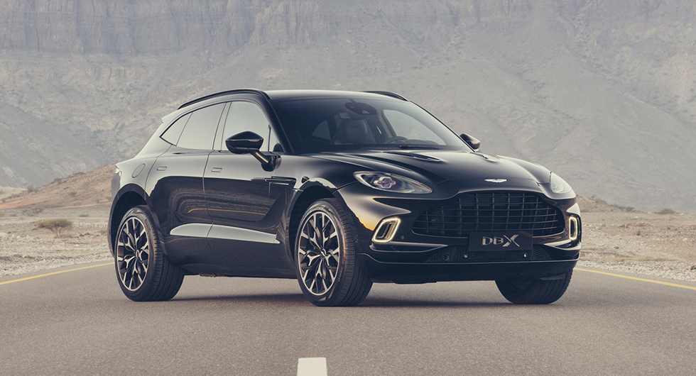 Aston Martin DBX.