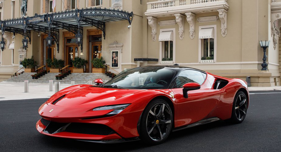 Ferrari SF90.