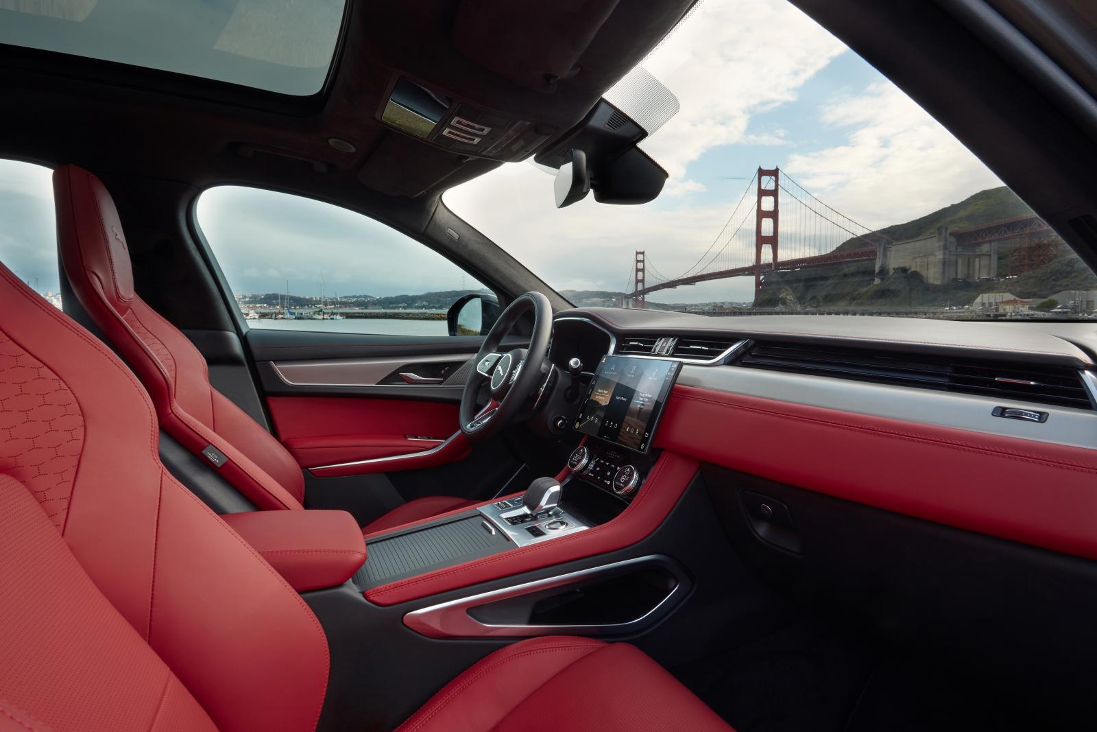 Jaguar F-Pace uppdateras – kommer som laddhybrid